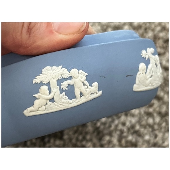 Wedgwood Vintage Blue Jasperware Trinket Bowl with Lid/ Decorative Powder Bowl - Picture 5 of 6